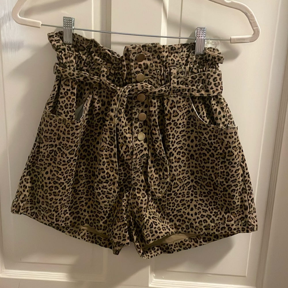 Entro cheetah print high waisted shorts size small